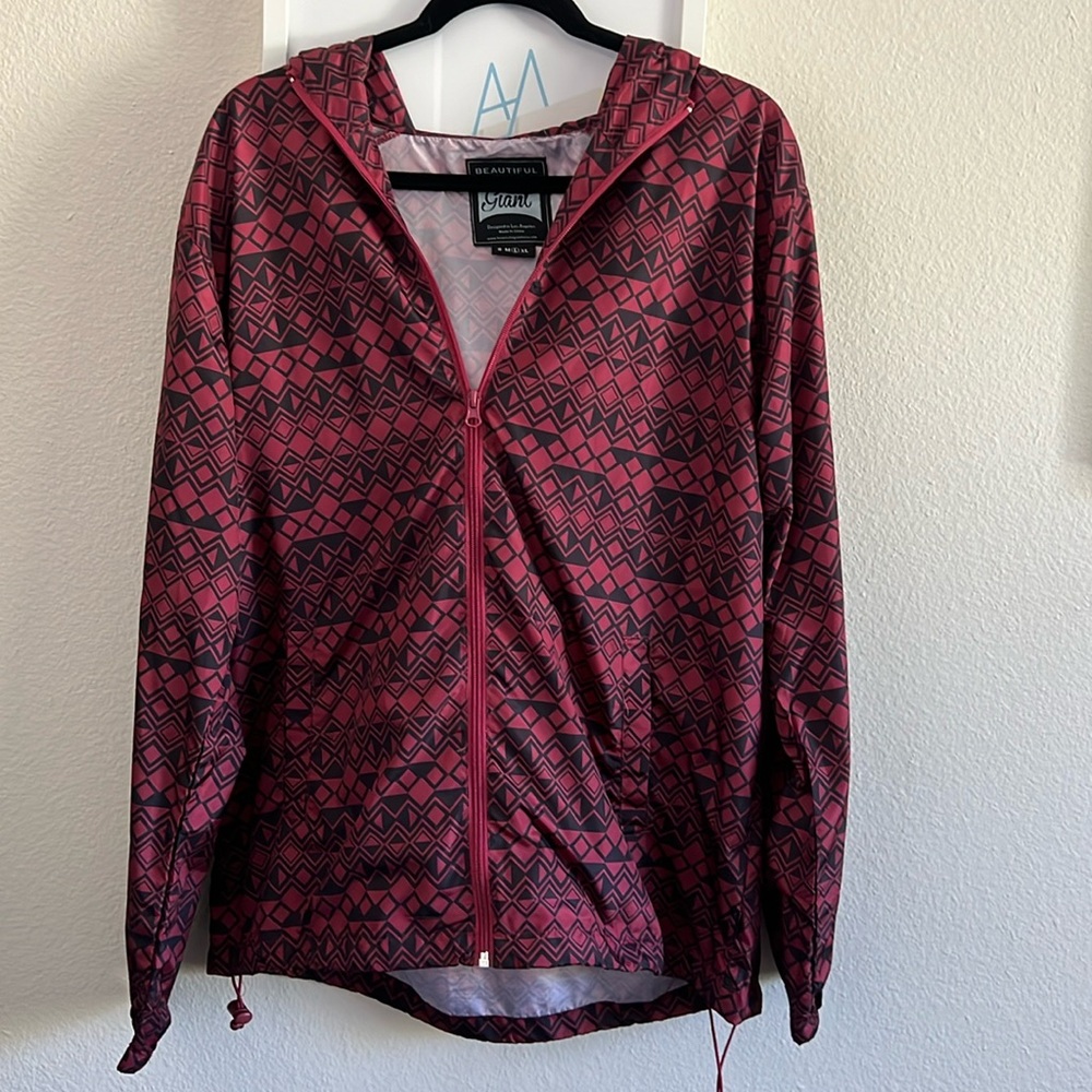 Beautiful Giant Men’s lightweight jacket in red/black